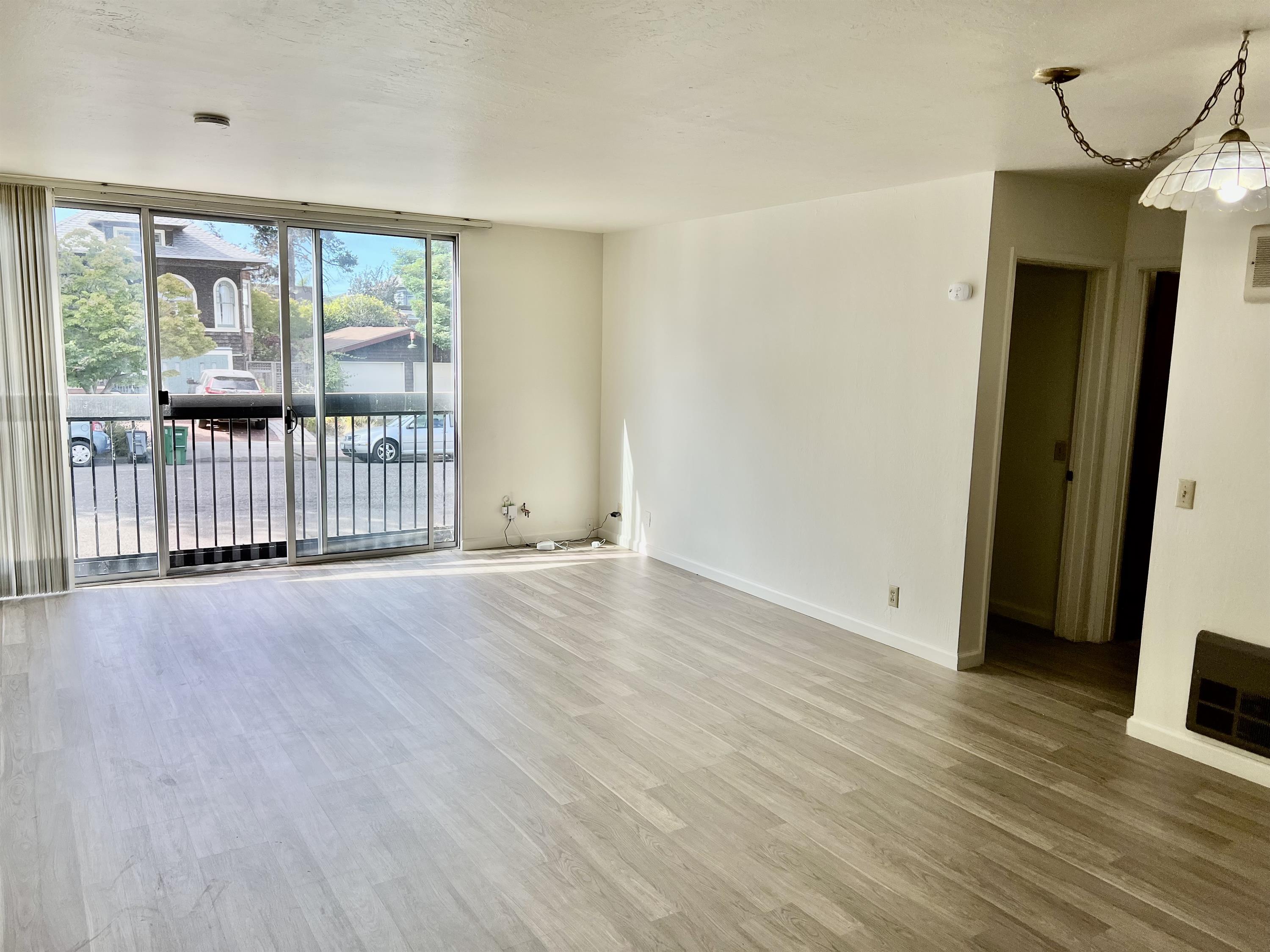 2211 Carleton Street - 22