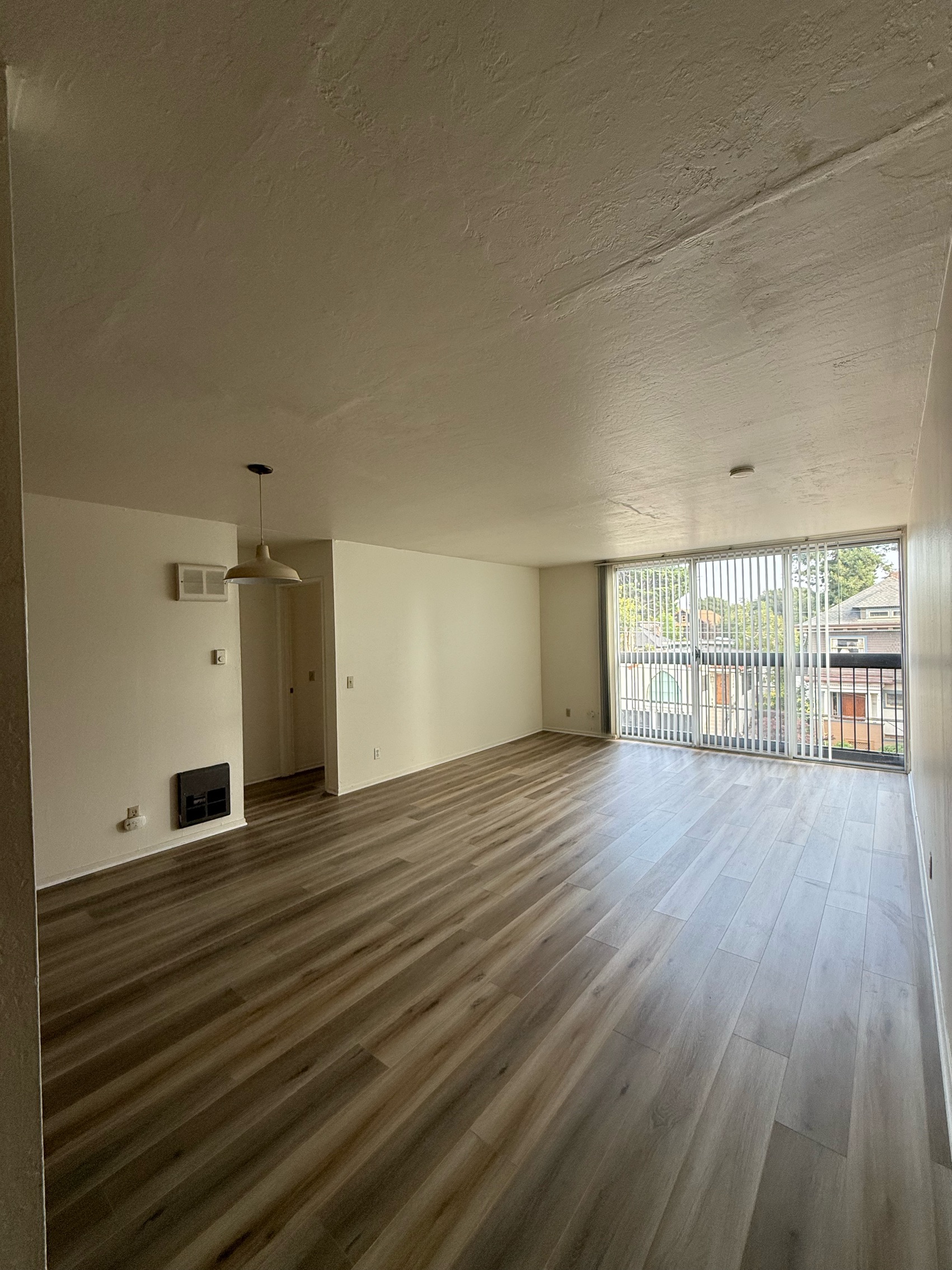 2211 Carleton Street - 36