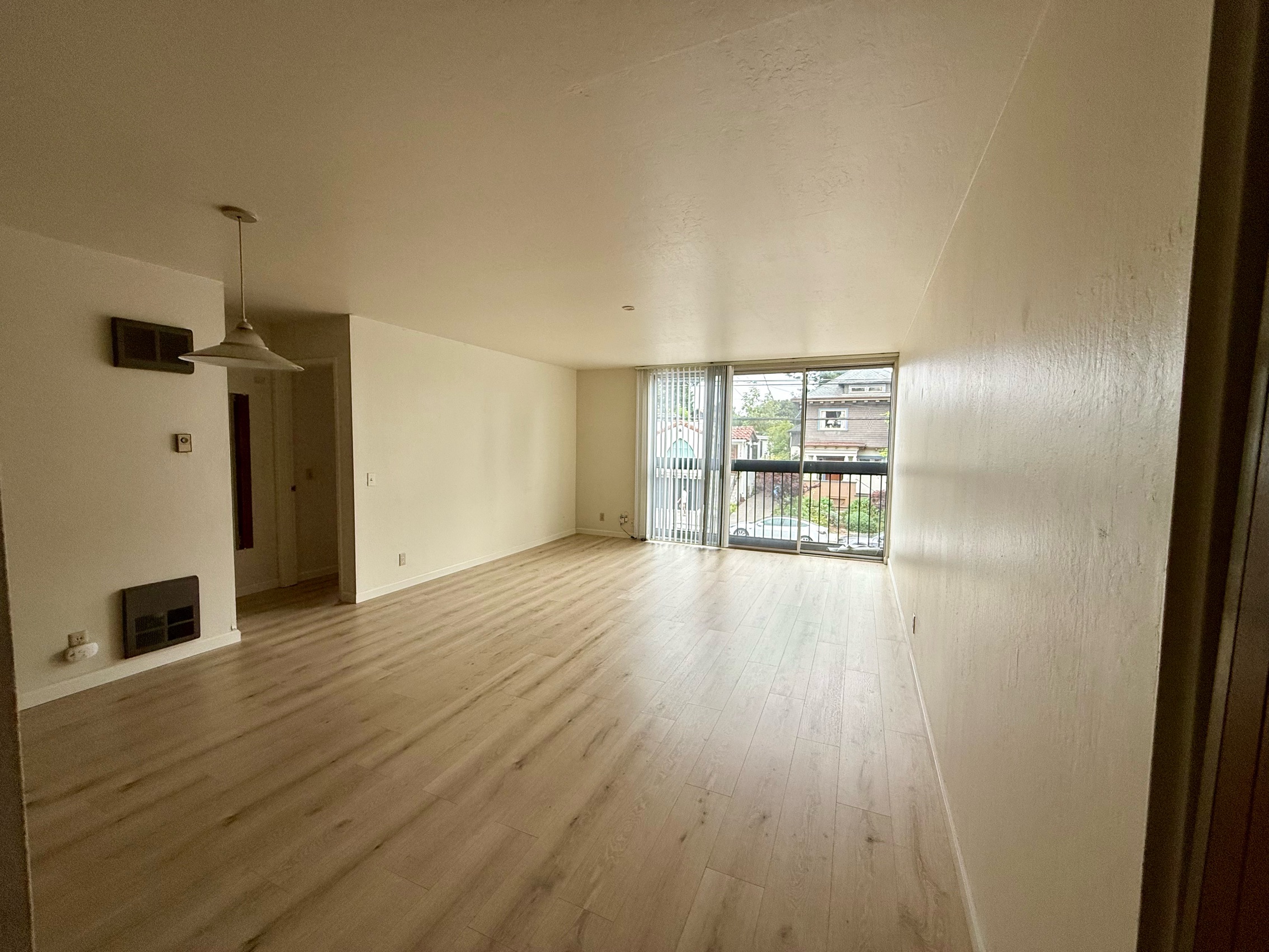 2211 Carleton Street - 26